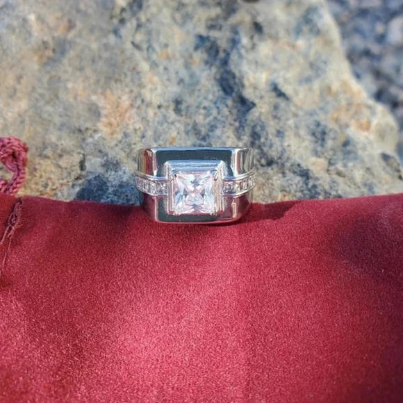 High Polished 2.00ct White Sapphire Ring sz 8 - Picture 2 of 6